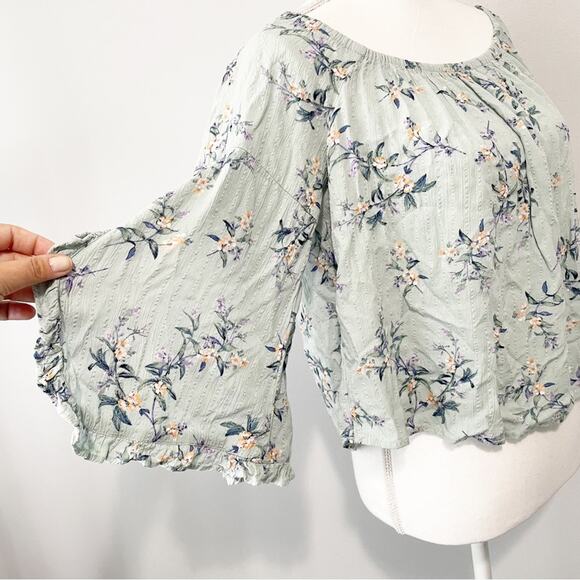 American Eagle blue floral poet top bell sleeves size medium coquette boho chic - Picture 3 of 10